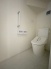 階段下を有効活用したトイレスペース。
便座はもちろんウォシュレット。

