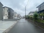 安心して暮らすことのできる住宅街。　住宅地の道路は一般に交通量が少なく車などの騒音が少ないため、住民にとって静かな生活環境が提供されます。

