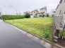 建築条件なしの敷地。弊社グループ「白馬建設」にて建物プランをご提案できます。実際の陽当たりやサイズ感を現地でお確かめください。

