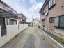 安心して暮らすことのできる住宅街。　住宅地の道路は一般に交通量が少なく車などの騒音が少ないため、住民にとって静かな生活環境が提供されます。
