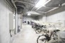周辺の街並みの中で適度な主張、生活に溶け込むシンプルなデザインの外観が魅力のマンションです。
