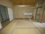 畳の香りと柔らかな光がリラックスした空間を作ります。
