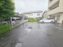 周辺の街並みの中で適度な主張、生活に溶け込むシンプルなデザインの外観が魅力の建物です。
