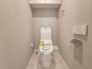 トイレにはウォシュレット機能を標準装備。
