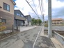 安心して暮らすことのできる住宅街。　住宅地の道路は一般に交通量が少なく車などの騒音が少ないため、住民にとって静かな生活環境が提供されます。
