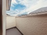空の広がりを身近に感じられる開放的な空間で、日々の暮らしに心地よい風とゆとりをもたらしてくれます
