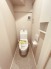 階段下を有効活用したトイレスペース。
便座はもちろんウォシュレット。

