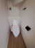 階段下を有効活用したトイレスペース。
便座はもちろんウォシュレット。


