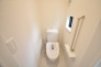 トイレにはウォシュレット機能を標準装備。
