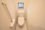 トイレにはウォシュレット機能を標準装備。
