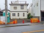 現在建物を建築中です、建築中の物件については現地確認の他、同施工会社の完成施工例のご案内、担当者のプレゼンテーションにてご検討ください。適切なご検討の方法をご説明させて頂きます。
