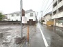 周辺は住宅が建ち並ぶ閑静な住宅街です。
