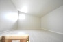 大きな小屋裏部屋はなんだかワクワクしてしまうスペース。趣味の空間や子供のワークスペース、季節物の収納など色々な用途に利用できそうな予感。
