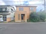 安心して暮らすことのできる住宅街。　住宅地の道路は一般に交通量が少なく車などの騒音が少ないため、住民にとって静かな生活環境が提供されます。
