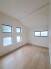 勾配天井の2階のお部屋。この勾配の角度がお洒落な雰囲気を感じさせてくれます。
