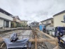 現在建物を建築中です、建築中の物件については現地確認の他、同施工会社の完成施工例のご案内、担当者のプレゼンテーションにてご検討ください。適切なご検討の方法をご説明させて頂きます。
