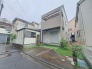 周辺は住宅が建ち並ぶ閑静な住宅街です。
