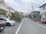 安心して暮らすことのできる住宅街。　住宅地の道路は一般に交通量が少なく車などの騒音が少ないため、住民にとって静かな生活環境が提供されます。

