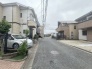 安心して暮らすことのできる住宅街。　住宅地の道路は一般に交通量が少なく車などの騒音が少ないため、住民にとって静かな生活環境が提供されます。
