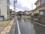 安心して暮らすことのできる住宅街。　住宅地の道路は一般に交通量が少なく車などの騒音が少ないため、住民にとって静かな生活環境が提供されます。
