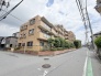 周辺は住宅が建ち並ぶ閑静な住宅街です。

