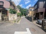 空の広がりを感じる明るい街並み。車通りが少なく、心穏やかに過ごせる住まいの候補地です
