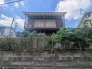 空の広がりを感じる穏やかな住環境。日々の生活に心地よい調和をもたらす、落ち着いた佇まいの土地です
