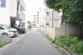 周辺は住宅が建ち並ぶ閑静な住宅街です。

