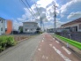 周辺は住宅が建ち並ぶ閑静な住宅街です。
