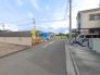 安心して暮らすことのできる住宅街。　住宅地の道路は一般に交通量が少なく車などの騒音が少ないため、住民にとって静かな生活環境が提供されます。
