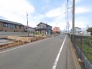 安心して暮らすことのできる住宅街。　住宅地の道路は一般に交通量が少なく車などの騒音が少ないため、住民にとって静かな生活環境が提供されます。
