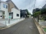安心して暮らすことのできる住宅街。　住宅地の道路は一般に交通量が少なく車などの騒音が少ないため、住民にとって静かな生活環境が提供されます。
