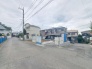 安心して暮らすことのできる住宅街。　住宅地の道路は一般に交通量が少なく車などの騒音が少ないため、住民にとって静かな生活環境が提供されます。
