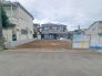 現地のご見学予約もスタートしました。周辺で売りに出ている物件も沢山御座います。まとめてご見学ができますのでお気軽にお申しつけください。
