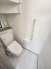 階段下を有効活用したトイレスペース。
便座はもちろんウォシュレット。

