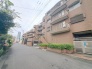 周辺は住宅が建ち並ぶ閑静な住宅街です。
