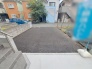 安心して暮らすことのできる住宅街。　住宅地の道路は一般に交通量が少なく車などの騒音が少ないため、住民にとって静かな生活環境が提供されます。

