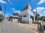 安心して暮らすことのできる住宅街。　住宅地の道路は一般に交通量が少なく車などの騒音が少ないため、住民にとって静かな生活環境が提供されます。
