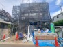 安心して暮らすことのできる住宅街。　住宅地の道路は一般に交通量が少なく車などの騒音が少ないため、住民にとって静かな生活環境が提供されます。
