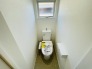 トイレにはウォシュレット機能を標準装備。
