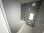 一日の疲れを癒してくれるゆったりとしたバスルームです。
