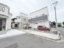 周辺は住宅が建ち並ぶ閑静な住宅街です。
