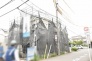 E号棟 安心して暮らすことのできる住宅街。　住宅地の道路は一般に交通量が少なく車などの騒音が少ないため、住民にとって静かな生活環境が提供されます。
