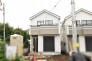A号棟 周辺の街並みの中で適度な主張、生活に溶け込むシンプルなデザインの外観が魅力の一戸建です。
