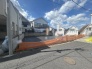 建築条件なしの敷地。弊社グループ「白馬建設」にて建物プランをご提案できます。実際の陽当たりやサイズ感を現地でお確かめください。

