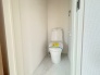 トイレにはウォシュレット機能を標準装備。
