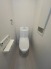 階段下を有効活用したトイレスペース。
便座はもちろんウォシュレット。

