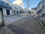 安心して暮らすことのできる住宅街。　住宅地の道路は一般に交通量が少なく車などの騒音が少ないため、住民にとって静かな生活環境が提供されます。
