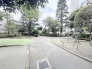 自然に恵まれた豊かな緑と美しいロケーションが特徴です。穏やかな暮らしやリラックスした健康的な生活が送れそう。日々の喧騒から離れ、自然に囲まれた癒しの場所はいかがでしょうか。

