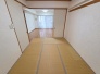 畳の香りと柔らかな光がリラックスした空間を作ります。
